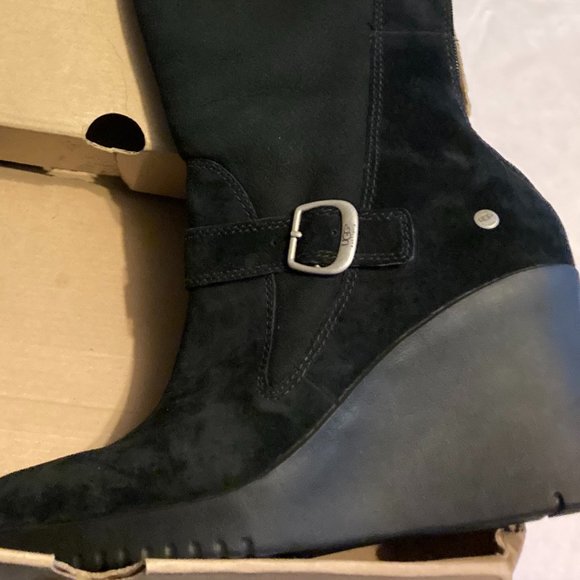 Ugg Black Suede Shearling Lined Gisselle Wedges Tall Boots - Size 10 - Picture 6 of 8